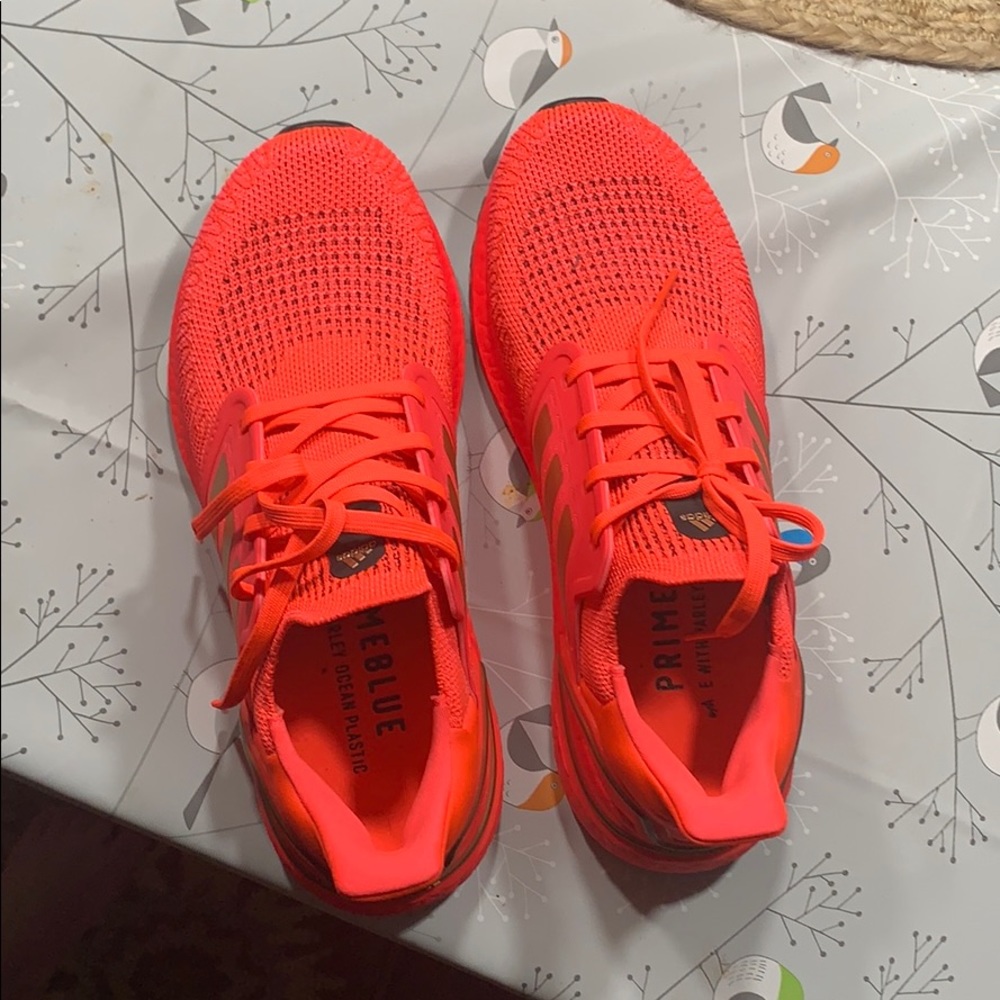 Adidas Ultraboost 20- signal red